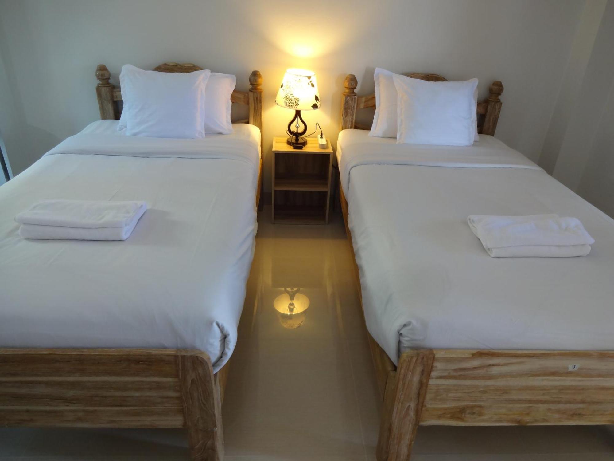 Hotel Rena House Chiang Mai Extérieur photo