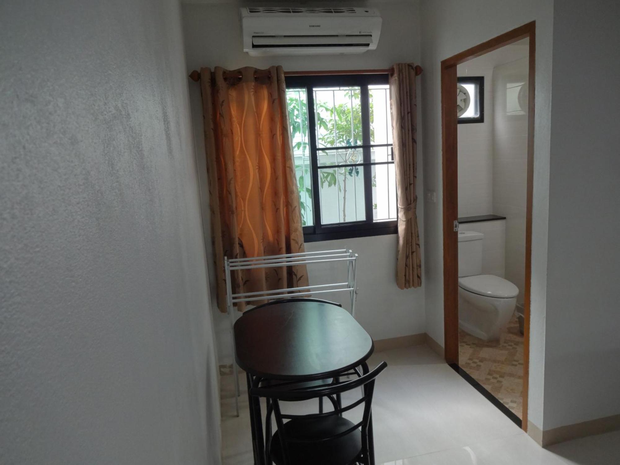 Hotel Rena House Chiang Mai Extérieur photo