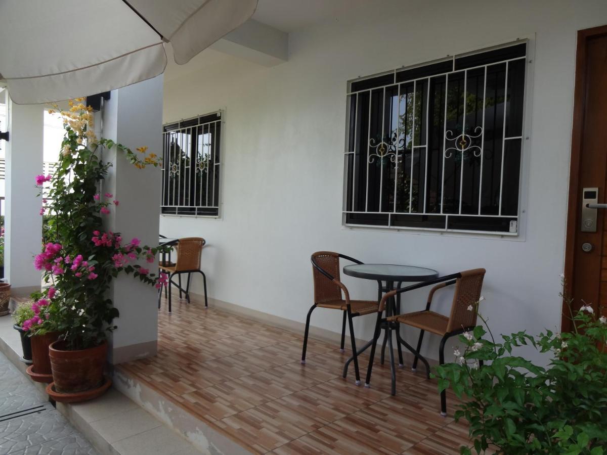 Hotel Rena House Chiang Mai Extérieur photo
